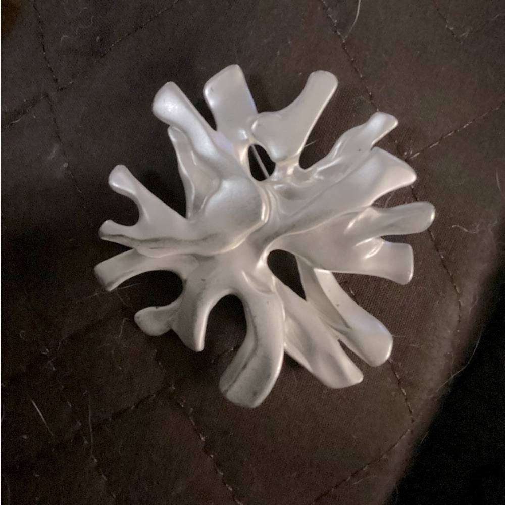 Linda Dano silver toned pin